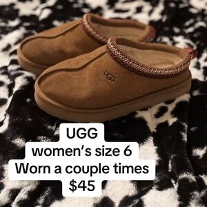 UGG slippers size 6